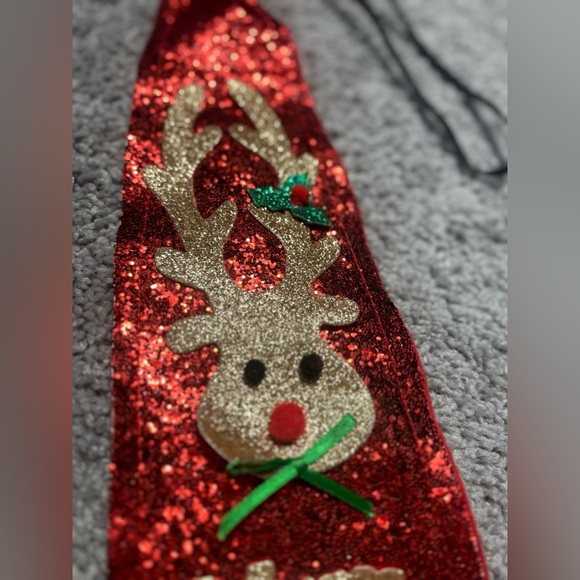 Red Glitter Novelty Christmas Tie – Elastic Neckband - Picture 2 of 3